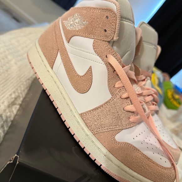 Air Jordan 1 Mid Se white/ legend pink-sail - Picture 2 of 7